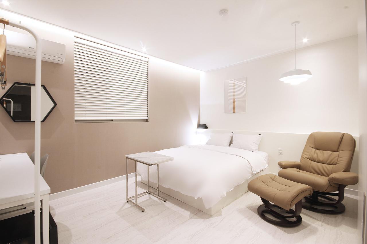 Hotel Yam Yeosu Hakdong Bagian luar foto