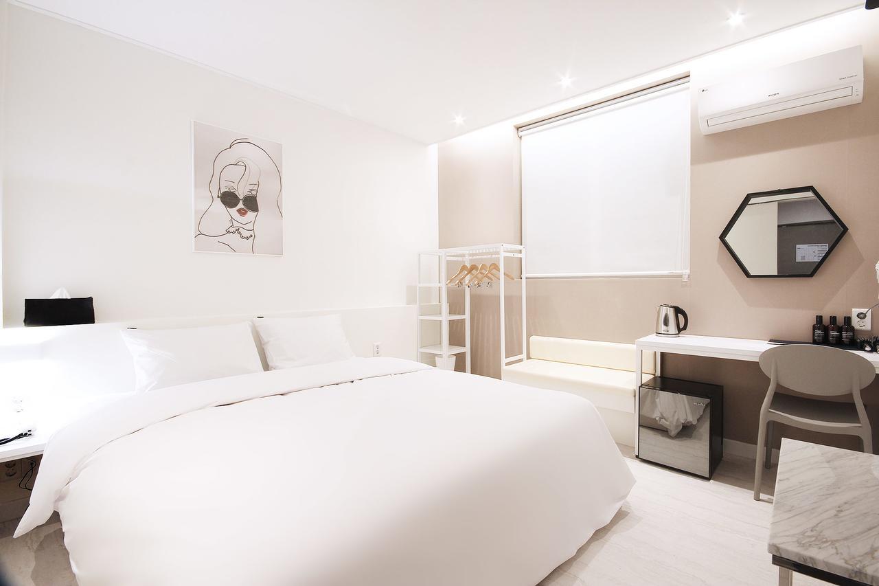 Hotel Yam Yeosu Hakdong Bagian luar foto