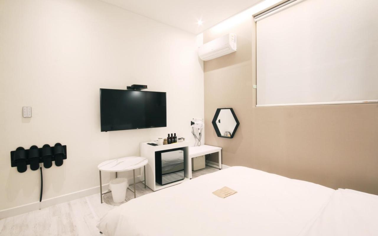 Hotel Yam Yeosu Hakdong Bagian luar foto
